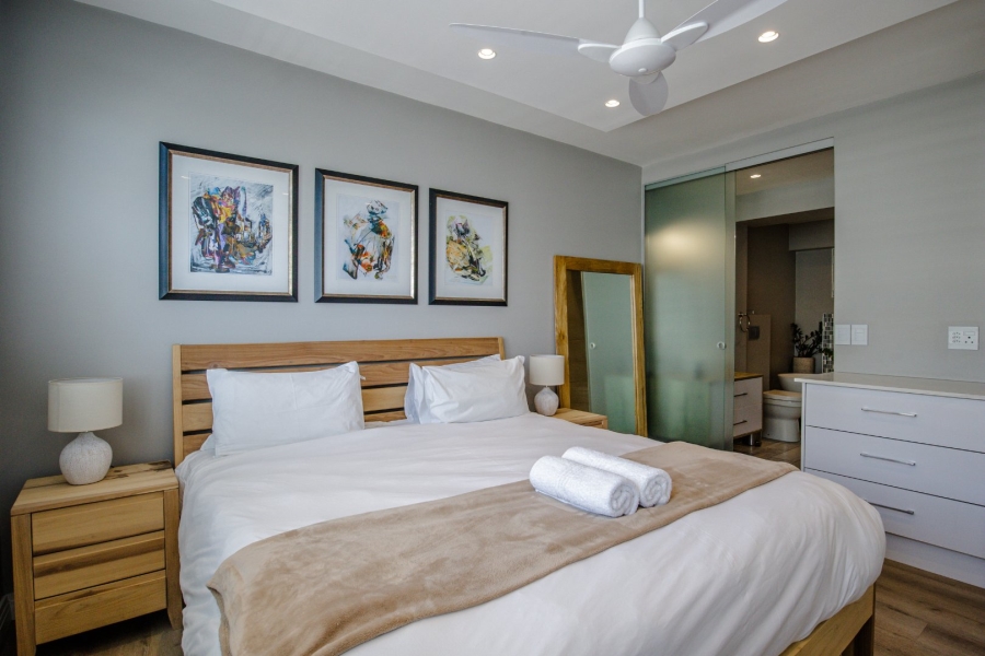 To Let 4 Bedroom Property for Rent in Sea Point Western Cape